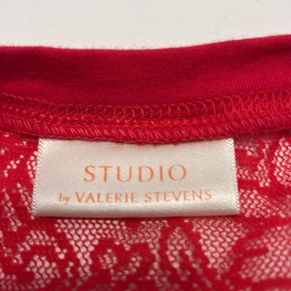 Valerie Stevens Red Button Top With Lace Back. Size L Pre Owned. - Picture 3 of 4